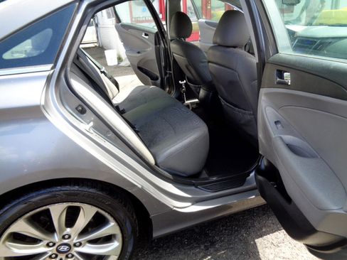 Used 2012 Hyundai Sonata SE image 16