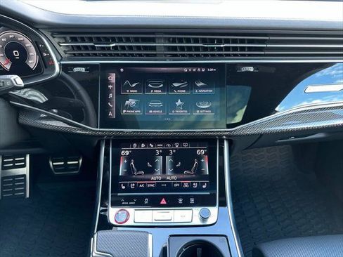 Used 2023 Audi SQ8 Prestige AWD/4WD image 11