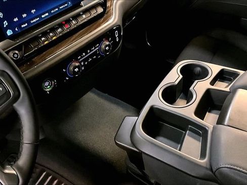 Used 2024 Chevrolet Silverado 1500 LT image 19