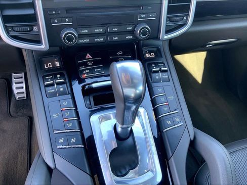Used 2018 Porsche Cayenne S AWD/4WD image 35