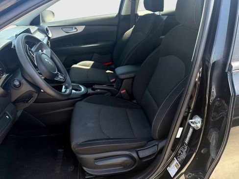 Used 2023 Kia Forte LXS FWD image 20