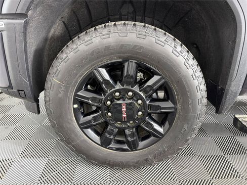 New 2026 GMC Sierra 2500 AT4 w/ AT4 Premium Plus Package AWD/4WD image 8