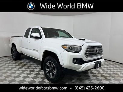 Used 2017 Toyota Tacoma TRD Sport w/ Tow Package (A/T)