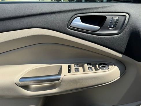 Certified 2017 Ford Escape SE w/ Equipment Group 201A image 25