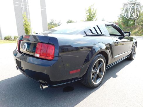 Used 2009 Ford Mustang GT Premium image 25