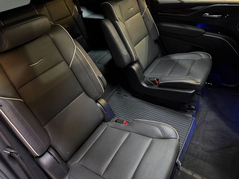 Used 2024 Cadillac Escalade Premium Luxury w/ Performance Package AWD/4WD image 53