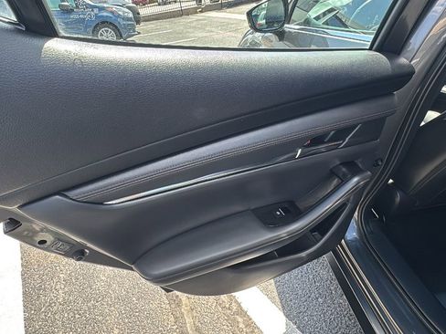 Used 2019 MAZDA MAZDA3 AWD Hatchback w/ Preferred Pkg image 13