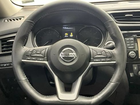 Used 2017 Nissan Rogue SV AWD/4WD image 10