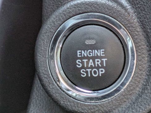 Used 2023 Subaru Outback Limited image 30