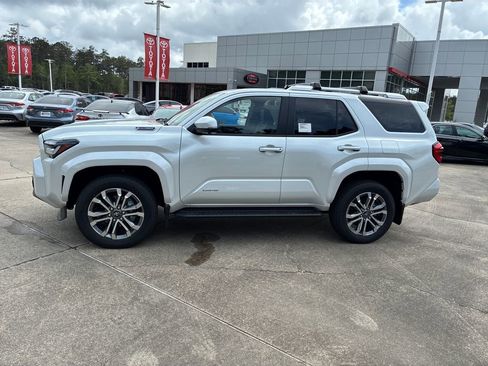 New 2026 Toyota 4Runner Limited AWD/4WD image 2