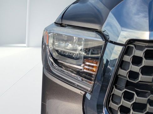 Used 2018 Toyota Tundra SR5 image 8