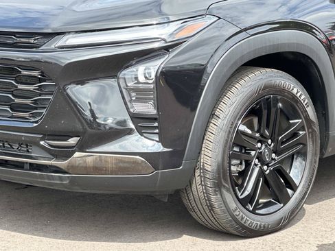 Certified 2025 Chevrolet Trax ACTIV w/ Sunroof Package FWD image 7