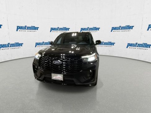 New 2026 Ford Explorer ST-Line w/ ST-Line Street Pack image 4
