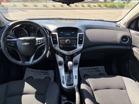Used 2016 Chevrolet Cruze LT FWD image 17