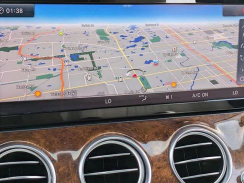 Used 2018 Mercedes-Benz E 300 image 12