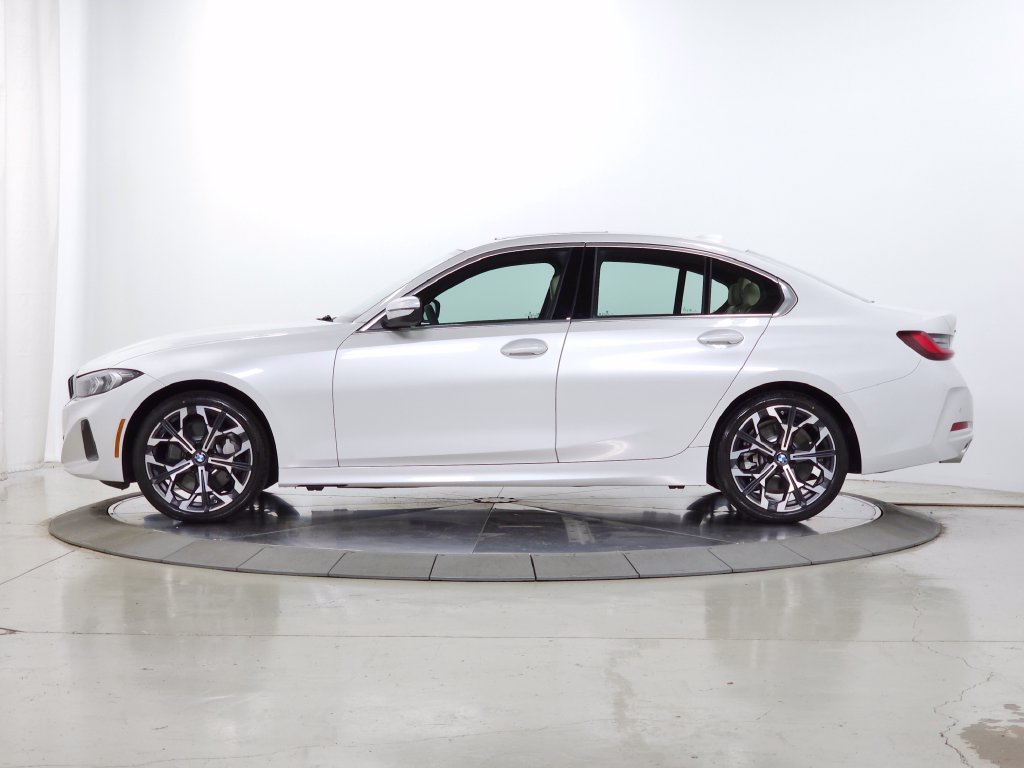 Used 2026 BMW 330i xDrive Sedan w/ Premium Package AWD/4WD image 4