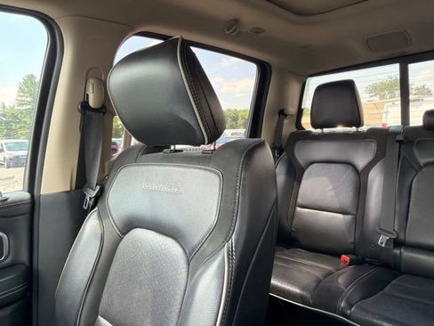 Used 2019 RAM 1500 Laramie AWD/4WD image 9