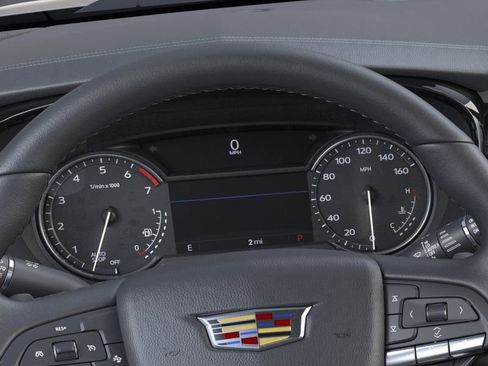 New 2025 Cadillac XT6 Luxury image 18