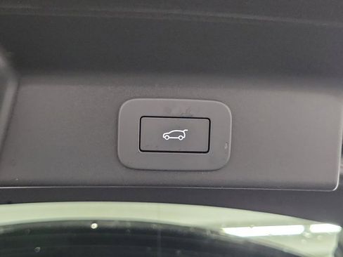 Used 2023 Jaguar F-PACE S image 9