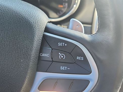 Used 2015 Jeep Grand Cherokee Altitude AWD/4WD image 15
