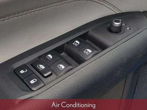 Used 2023 Jeep Compass Limited w/ Sun and Sound Group AWD/4WD image 12