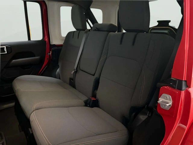 Used 2025 Jeep Wrangler Unlimited Sahara w/ Safety Group AWD/4WD image 67