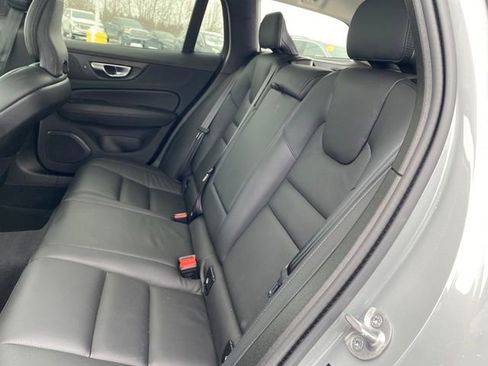 Used 2025 Volvo V60 B5 Cross Country Plus image 17