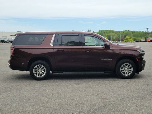 Used 2022 Chevrolet Suburban LS AWD/4WD image 4