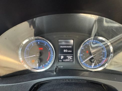 Used 2017 Toyota Corolla LE FWD image 26