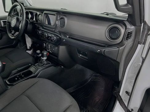 Used 2022 Jeep Gladiator Sport image 28