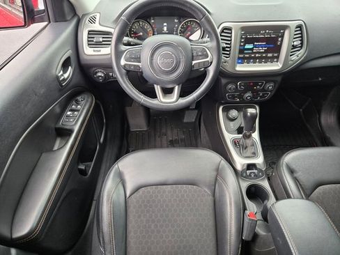Used 2018 Jeep Compass Latitude w/ Popular Equipment Group AWD/4WD image 12