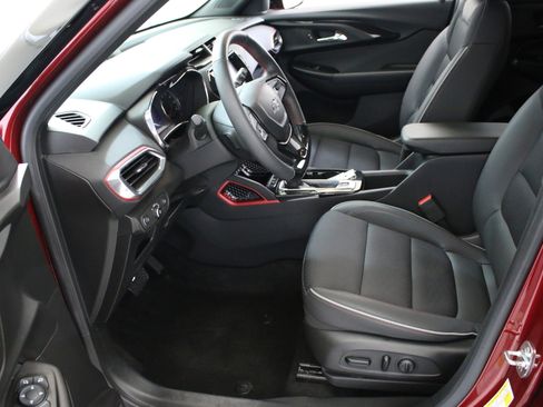 Used 2023 Chevrolet TrailBlazer RS w/ Technology Package FWD image 27