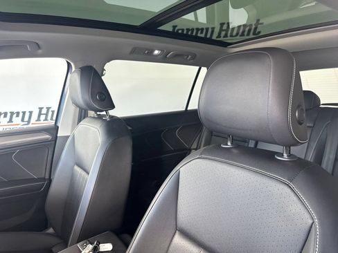 Used 2023 Volkswagen Tiguan SE w/ Panoramic Sunroof Package AWD/4WD image 10