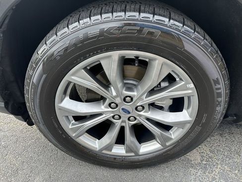 Used 2022 Ford Explorer Limited w/ Equipment Group 301A image 48