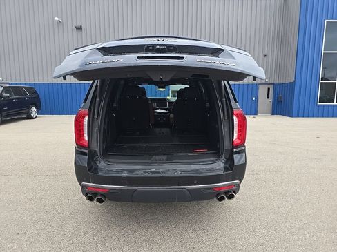 Used 2023 GMC Yukon Denali Ultimate AWD/4WD image 6