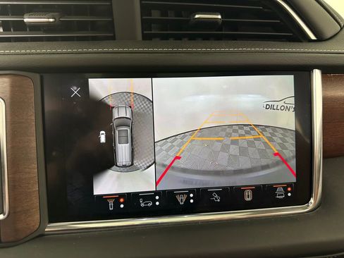 Used 2023 GMC Yukon Denali Ultimate image 34