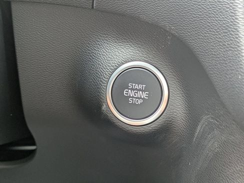 Certified 2026 Volvo XC40 B5 Core AWD/4WD image 30