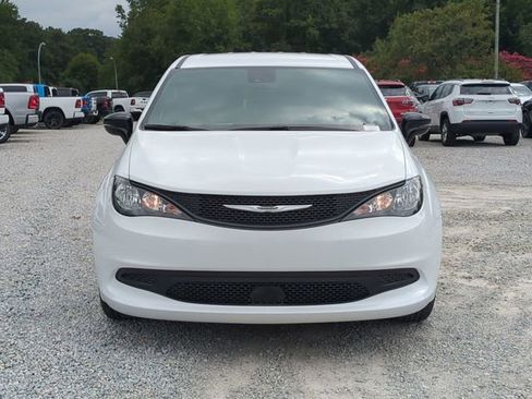 New 2026 Chrysler Voyager LX image 8