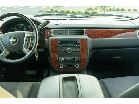 Used 2011 Chevrolet Tahoe LS RWD image 19