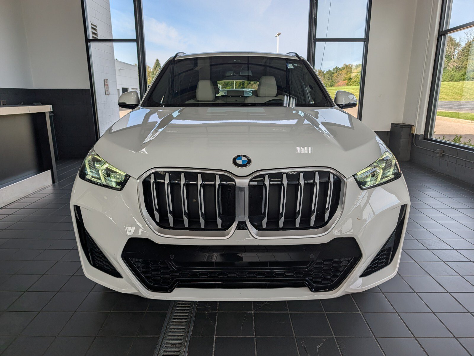 Used 2023 BMW X1 xDrive28i w/ Premium Package AWD/4WD image 8