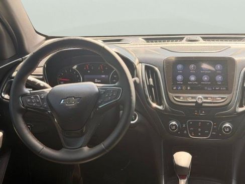 Used 2023 Chevrolet Equinox RS w/ RS Leather Package FWD image 10