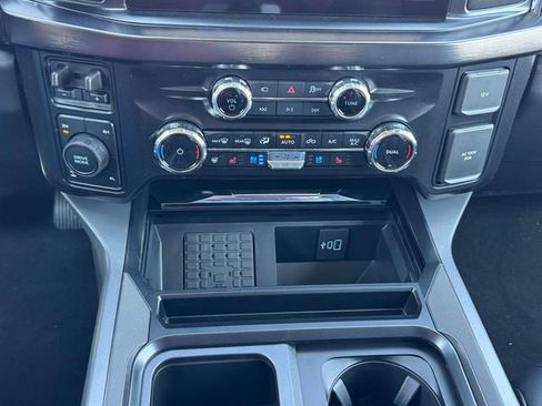 New 2026 Ford F250 Lariat w/ Black Appearance Package image 24