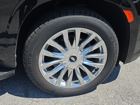 Used 2023 Cadillac Escalade Premium Luxury w/ Performance Package image 9