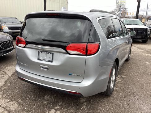 Used 2018 Chrysler Pacifica Touring Plus image 11
