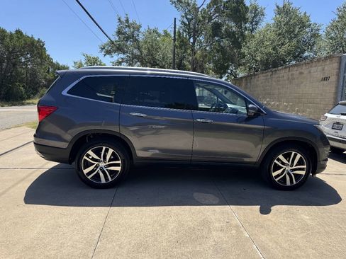 Used 2018 Honda Pilot Elite image 17