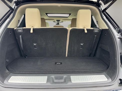 Used 2023 INFINITI QX60 Luxe w/ Cargo Package AWD/4WD image 9