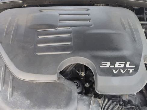 Used 2019 Chrysler 300 Touring image 15