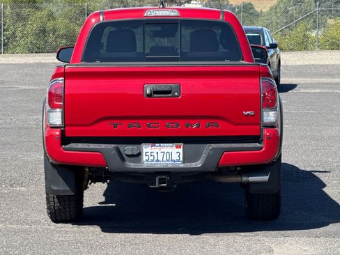Used 2020 Toyota Tacoma TRD Off-Road w/ Technology Package AWD/4WD image 4