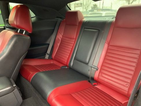 Used 2013 Dodge Challenger R/T image 10