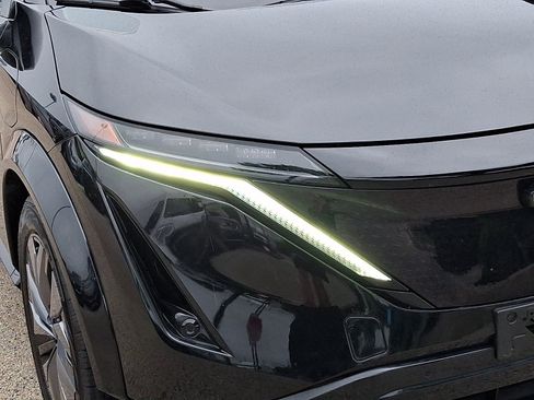 Certified 2023 Nissan Ariya FWD image 9